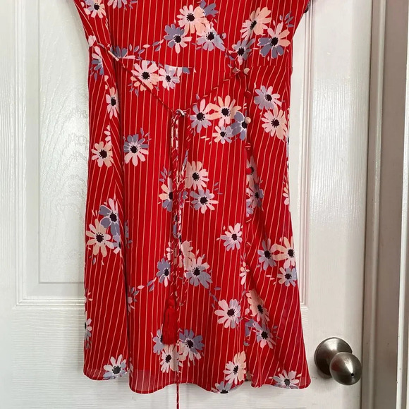 MADEWELL Button-Wrap Dress in Daisy Society Red Floral Size 6 - Picture 8 of 10